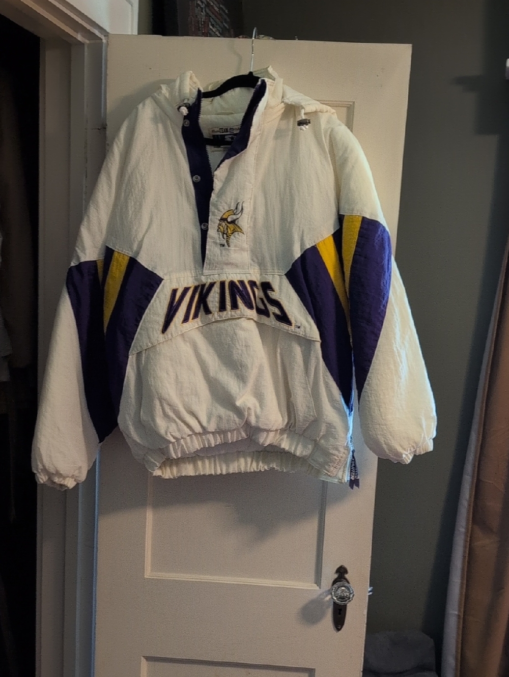 STARTER Minnesota Vikings White Purple Pullover Jacket